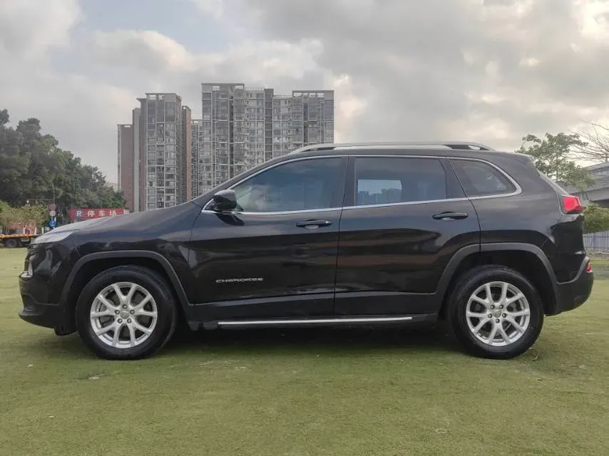 2020 ChangAn CS75 Plus 1.5T 178HP L4 6AT,autocango,china used car exporter,china ev exporter,chinese used car exporter,chinese used ev exporter