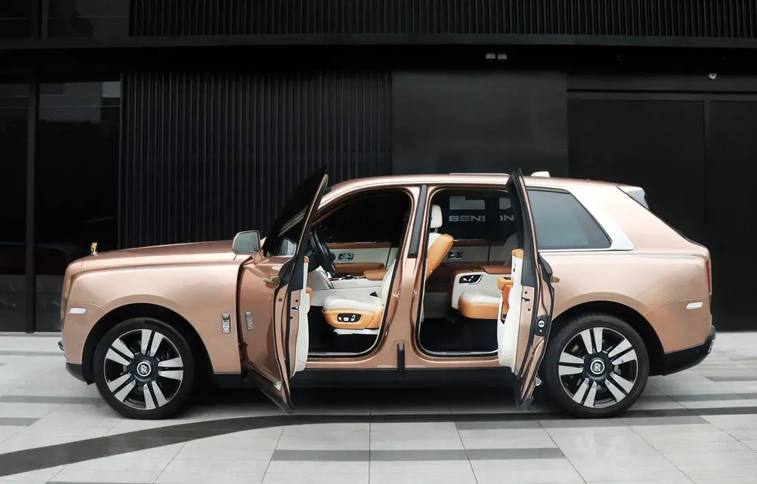 2018 Rolls-Royce Cullinan 6.7T 571HP V12 8AT,autocango,china used car exporter,china ev exporter,chinese used car exporter,chinese used ev exporter