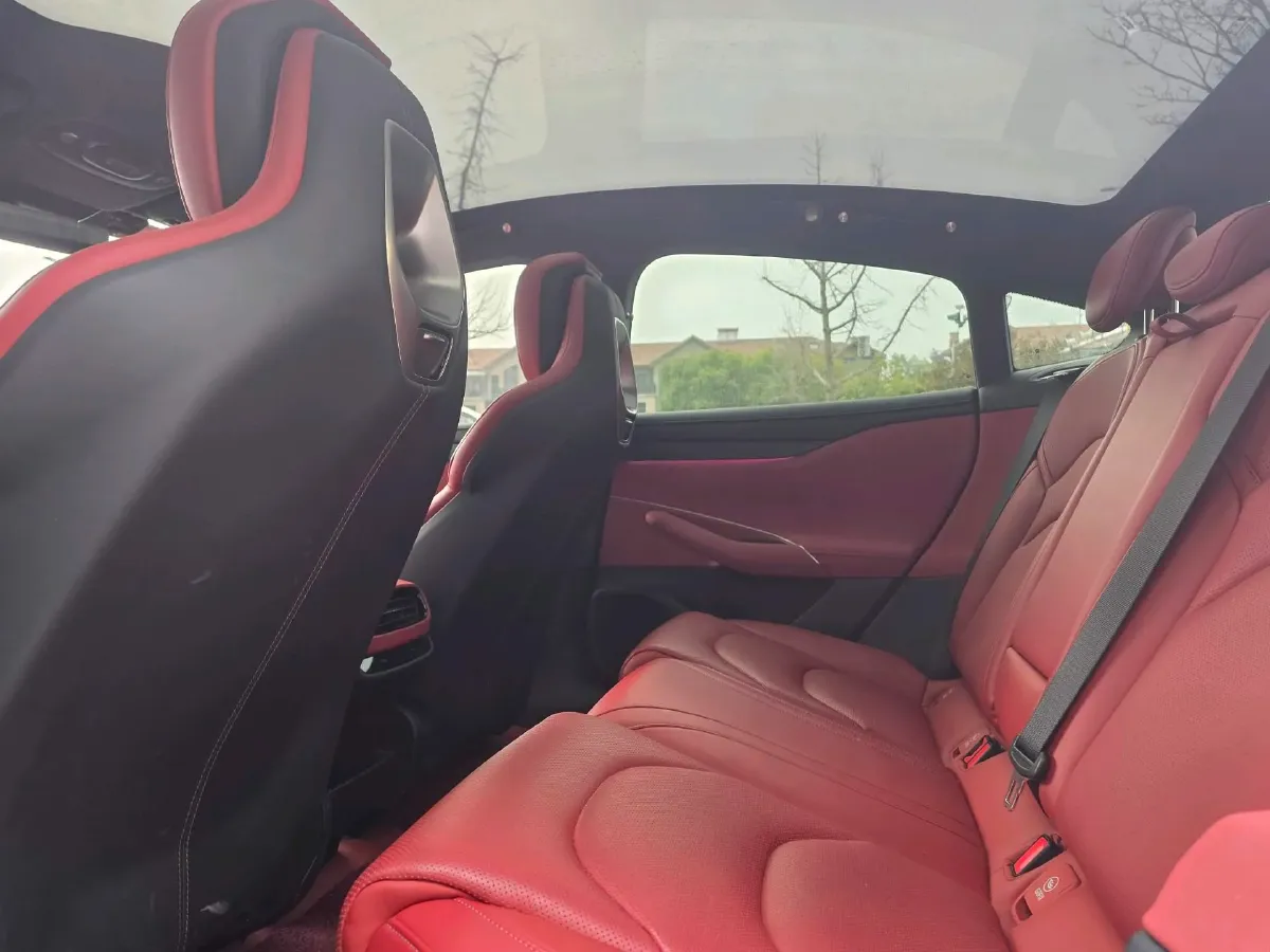 2024 MI SU7 BEV 73.6KWH,autocango,china used car exporter,china ev exporter,chinese used car exporter,chinese used ev exporter