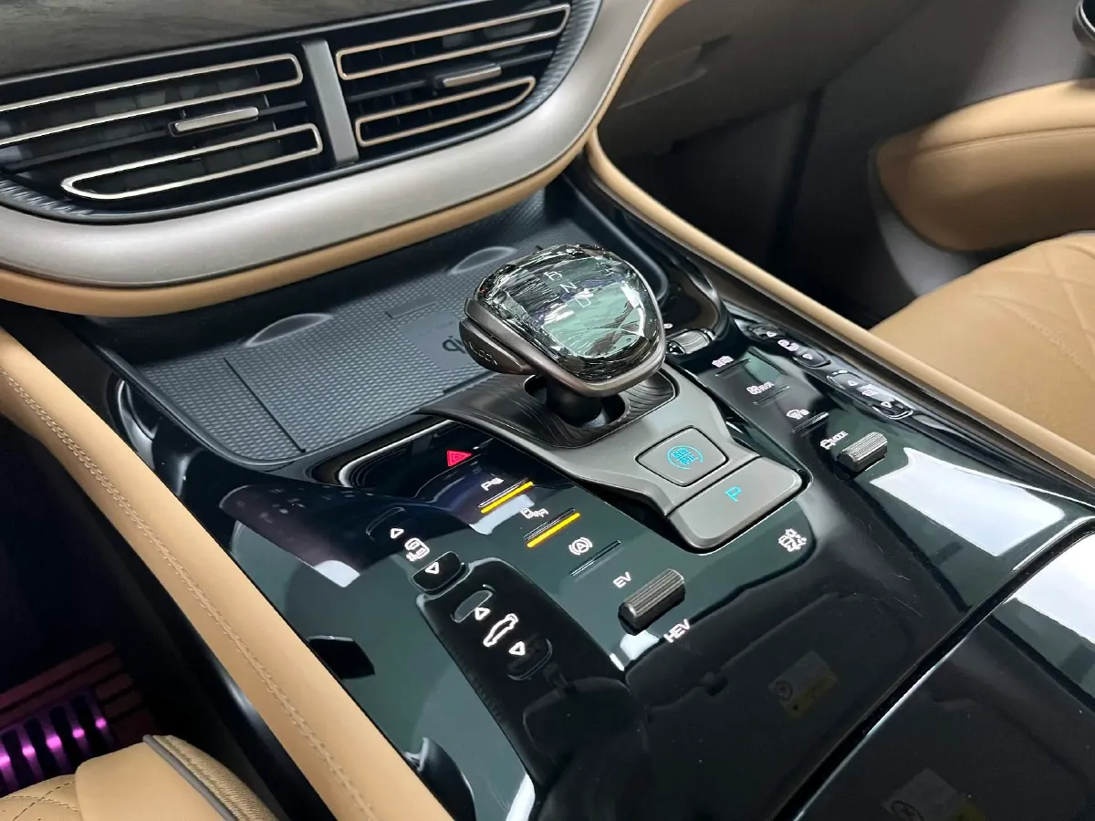 2022 HongQi HS7 3.0T 337HP V6 8AT,autocango,china used car exporter,china ev exporter,chinese used car exporter,chinese used ev exporter