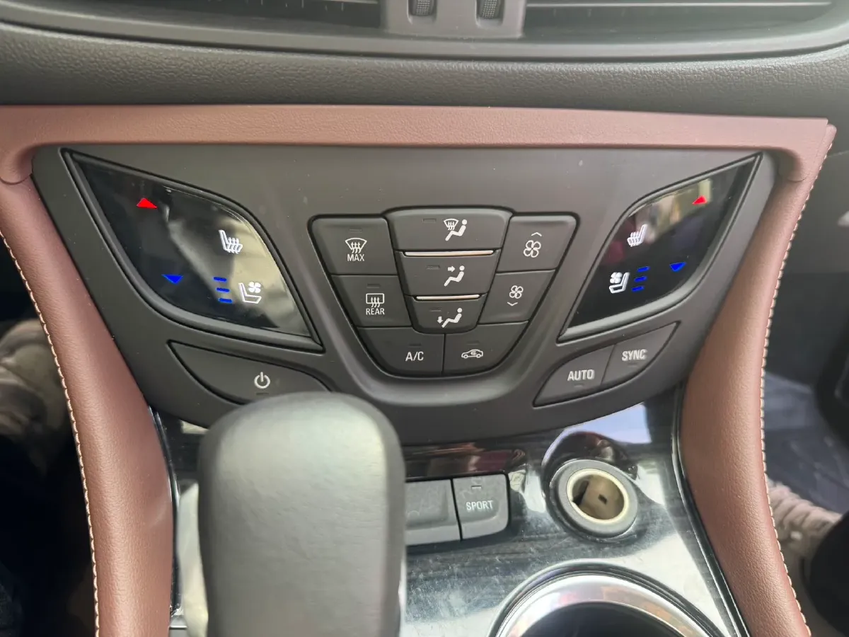 2020 Buick EnvisionPlus 2.0T 260HP L4 9AT,autocango,china used car exporter,china ev exporter,chinese used car exporter,chinese used ev exporter