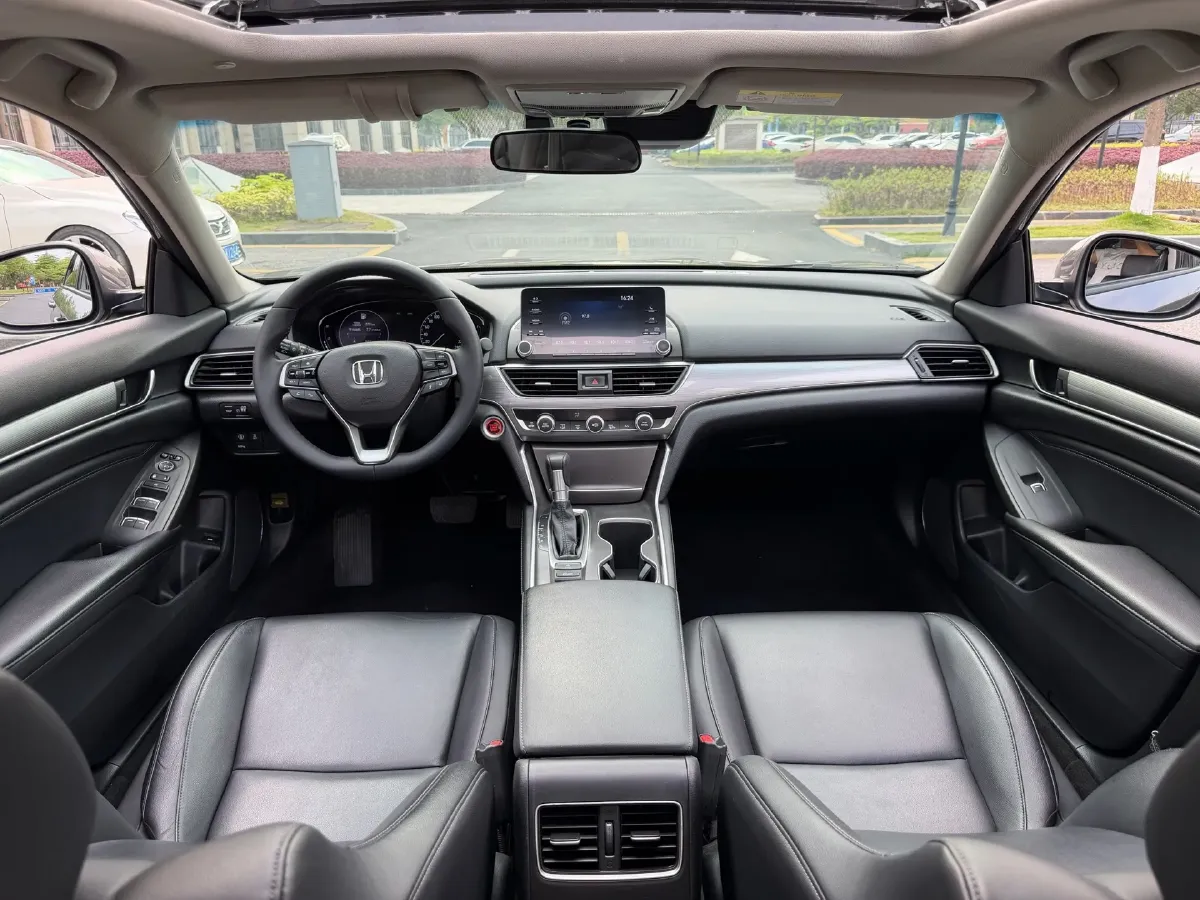 2021 Honda Accord 1.5T 194HP L4 CVT,autocango,china used car exporter,china ev exporter,chinese used car exporter,chinese used ev exporter