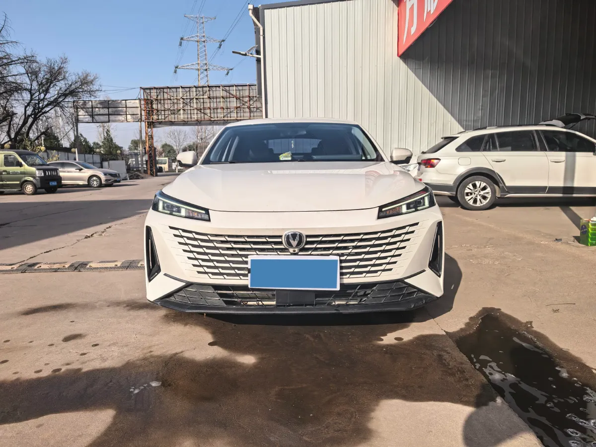 2023 ChangAn Lamore 1.5T 170HP L4 7DCT,autocango,china used car exporter,china ev exporter,chinese used car exporter,chinese used ev exporter