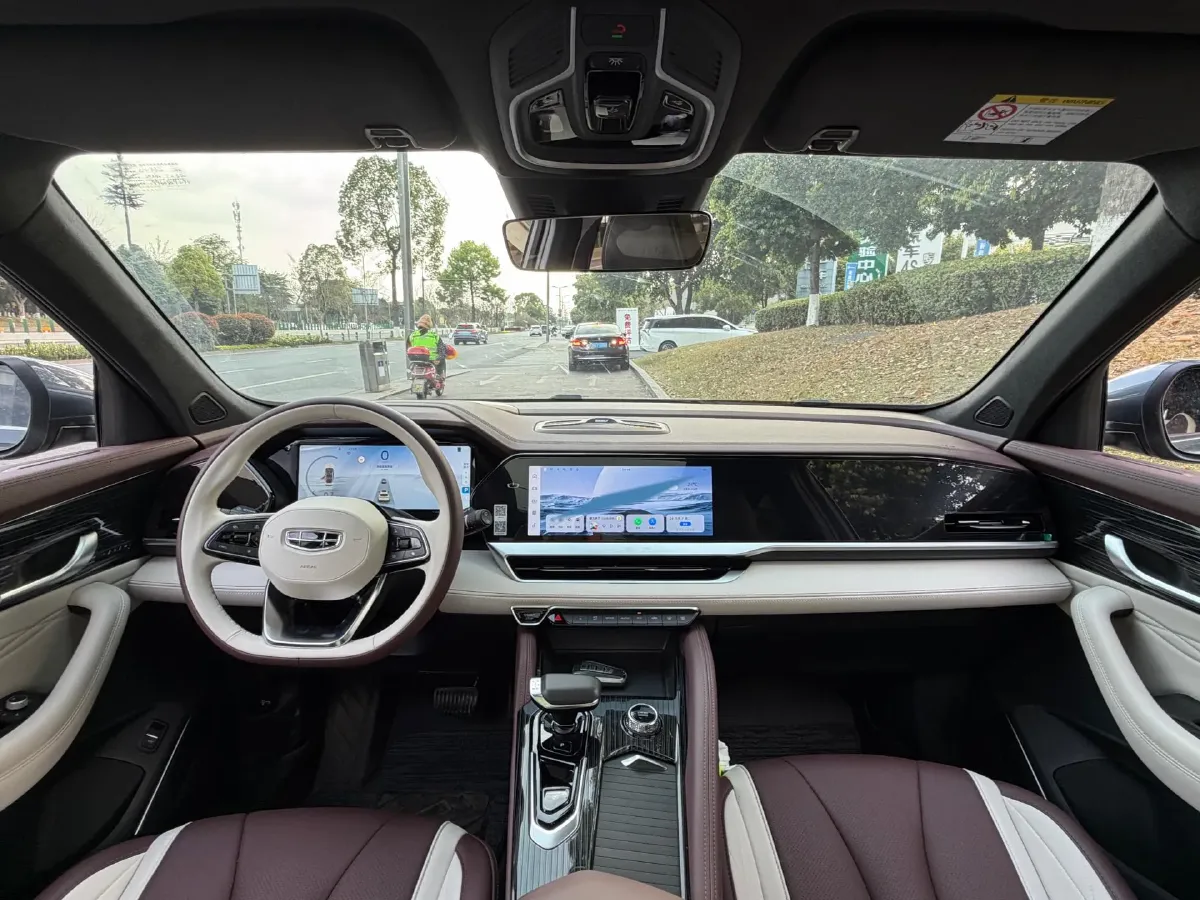 2021 Geely Monjaro 2.0T 218HP L4 7DCT,autocango,china used car exporter,china ev exporter,chinese used car exporter,chinese used ev exporter