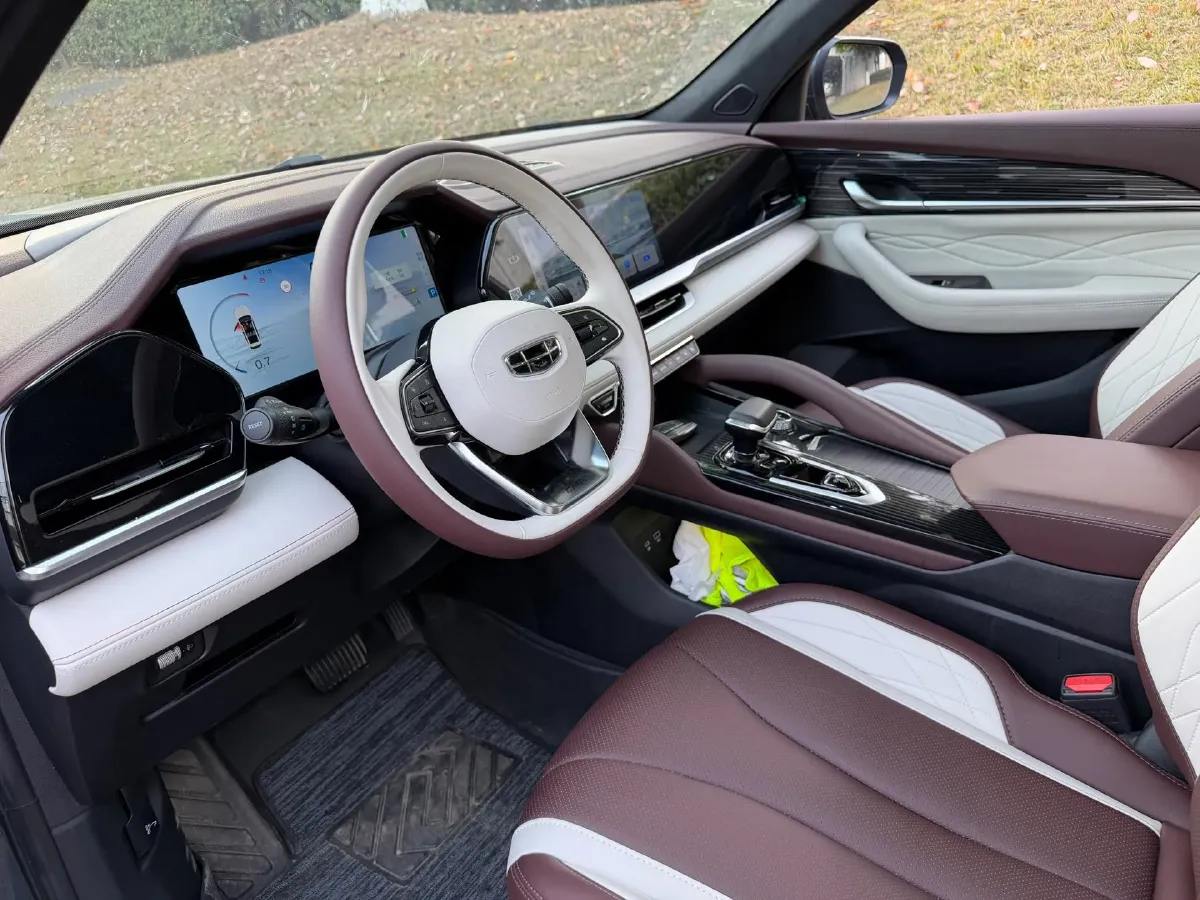 2021 Geely Monjaro 2.0T 218HP L4 7DCT,autocango,china used car exporter,china ev exporter,chinese used car exporter,chinese used ev exporter