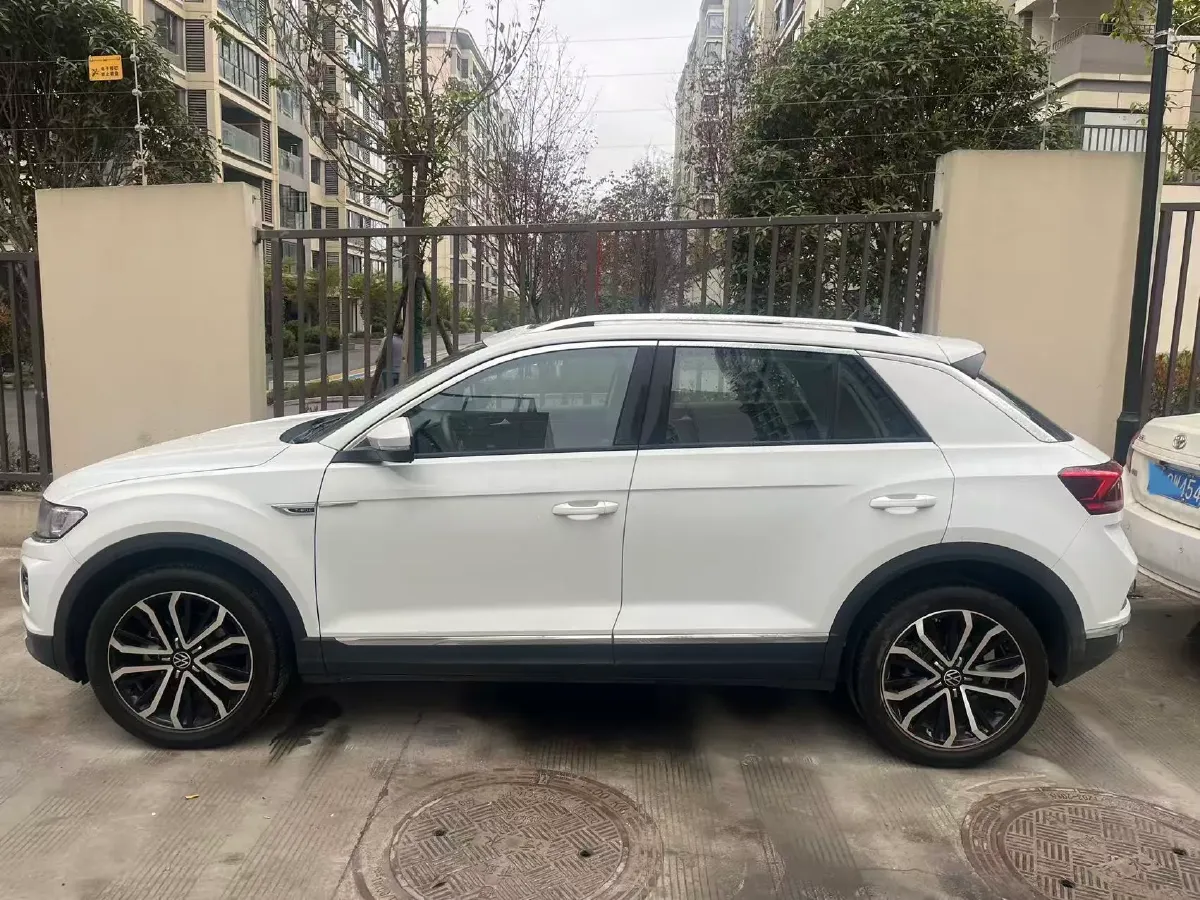 2022 Volkswagen T-Roc 1.4T 150HP L4 7DCT,autocango,china used car exporter,china ev exporter,chinese used car exporter,chinese used ev exporter