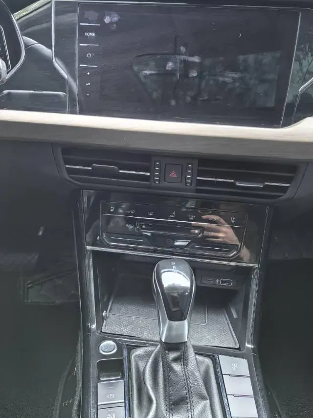 2021 Volkswagen Passat 2.0T 186HP L4 7DCT,autocango,china used car exporter,china ev exporter,chinese used car exporter,chinese used ev exporter