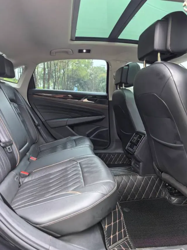 2021 Volkswagen Passat 2.0T 186HP L4 7DCT,autocango,china used car exporter,china ev exporter,chinese used car exporter,chinese used ev exporter