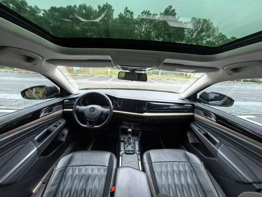 2021 Volkswagen Passat 2.0T 186HP L4 7DCT,autocango,china used car exporter,china ev exporter,chinese used car exporter,chinese used ev exporter