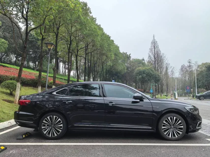 2021 Volkswagen Passat 2.0T 186HP L4 7DCT,autocango,china used car exporter,china ev exporter,chinese used car exporter,chinese used ev exporter