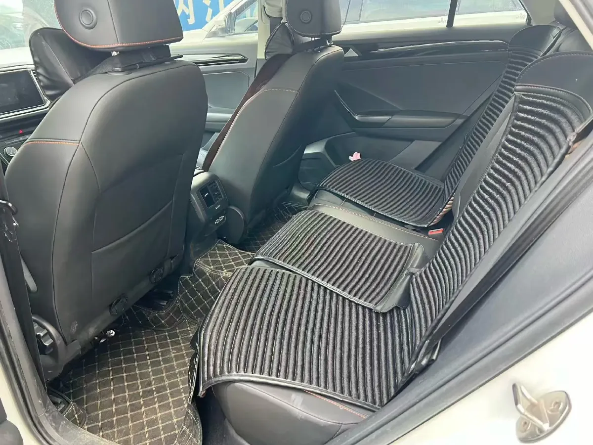 2021 Volkswagen T-Roc 1.4T 150HP L4 7DCT,autocango,china used car exporter,china ev exporter,chinese used car exporter,chinese used ev exporter