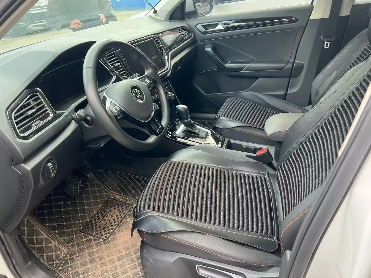 2021 Volkswagen T-Roc 1.4T 150HP L4 7DCT,autocango,china used car exporter,china ev exporter,chinese used car exporter,chinese used ev exporter