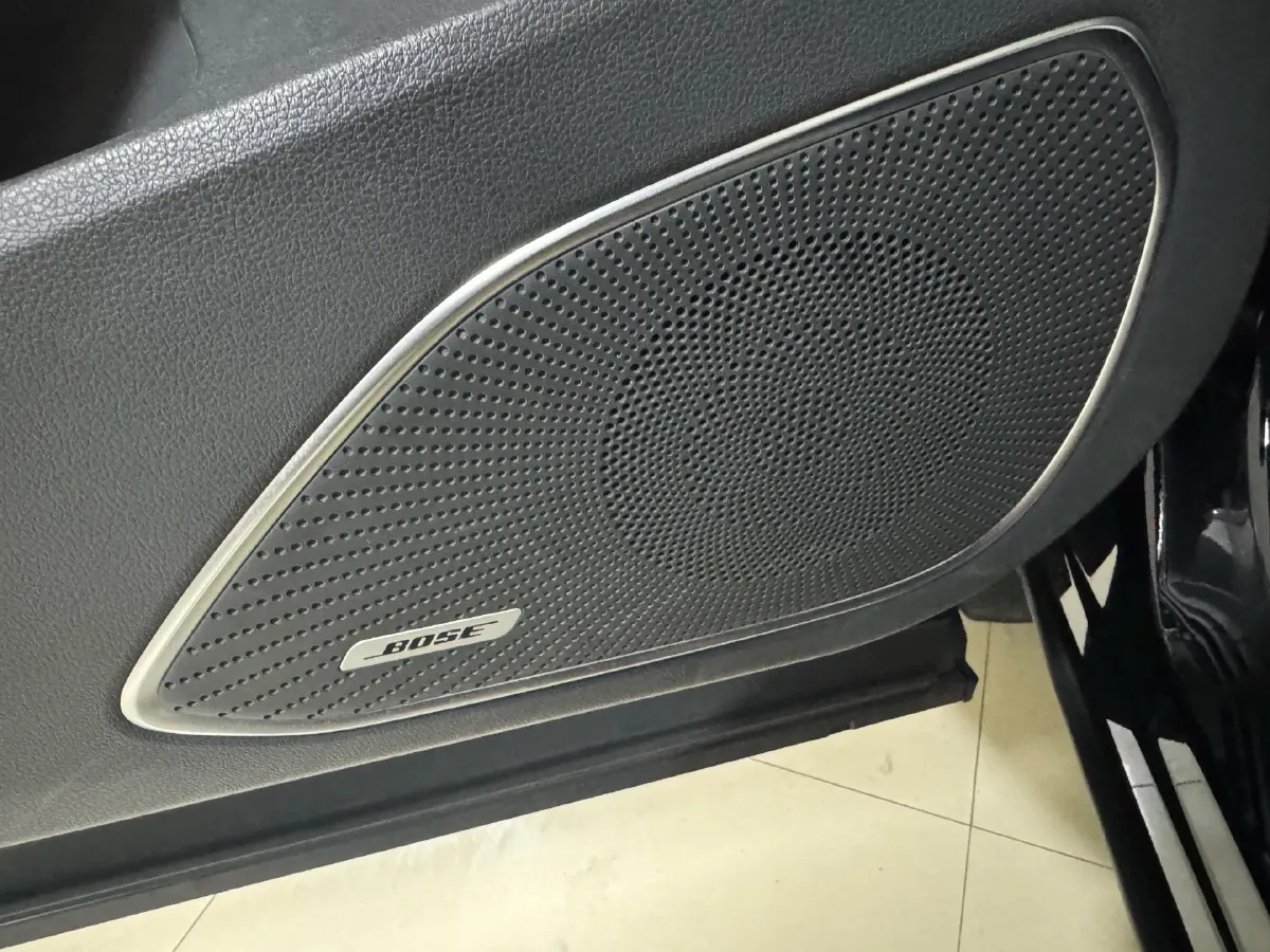 2025 HongQi HS5 2.0T 252HP L4 8AT,autocango,china used car exporter,china ev exporter,chinese used car exporter,chinese used ev exporter