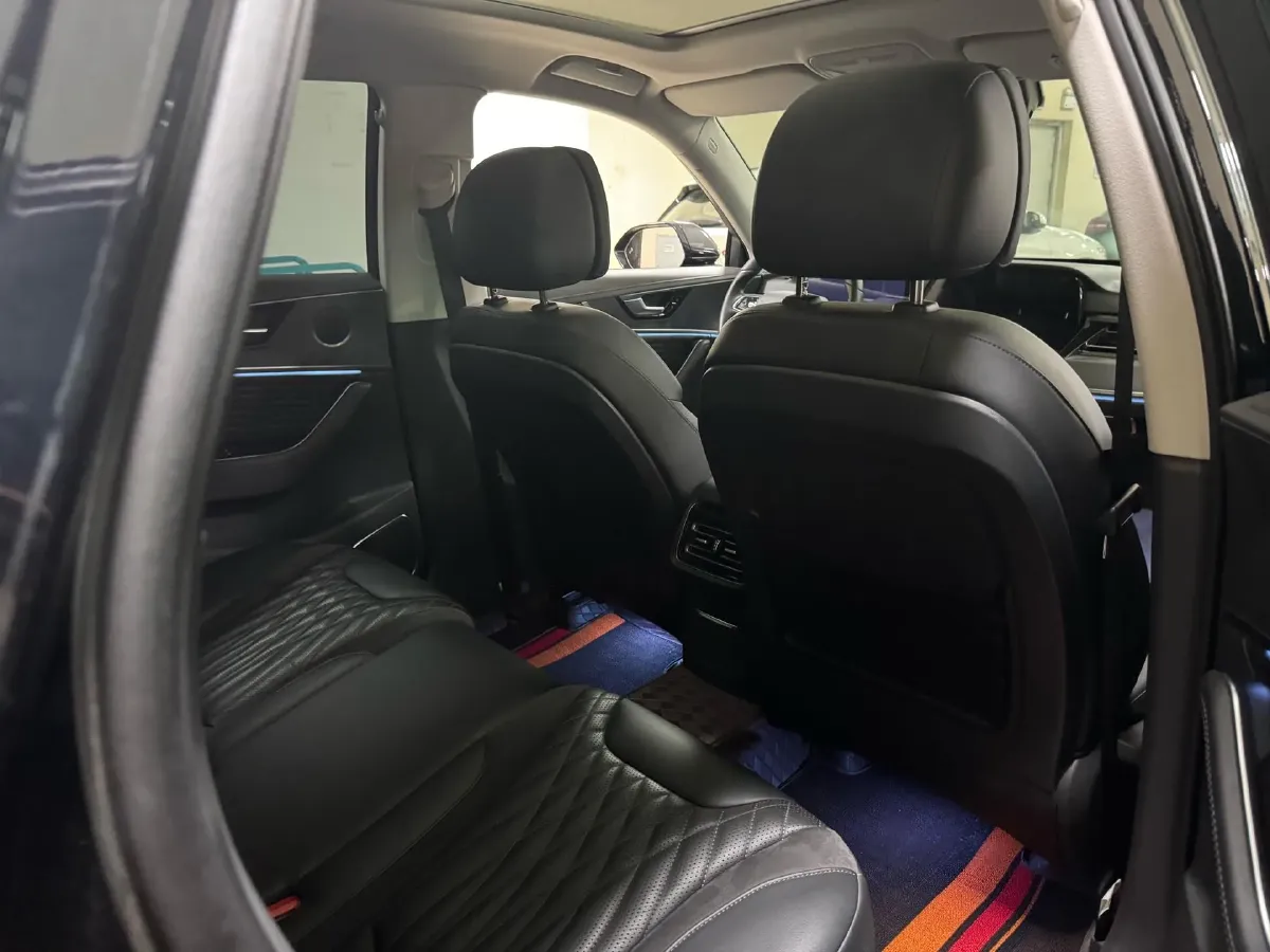 2025 HongQi HS5 2.0T 252HP L4 8AT,autocango,china used car exporter,china ev exporter,chinese used car exporter,chinese used ev exporter