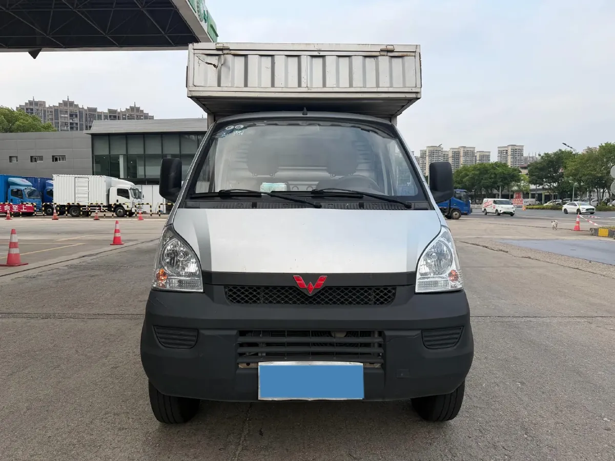 2021 WuLing RongGuang Mini Truck 1.5L 99HP L4 5MT,autocango,china used car exporter,china ev exporter,chinese used car exporter,chinese used ev exporter