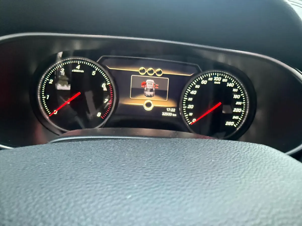 2022 HongQi H5 1.5T 169HP L4 7DCT,autocango,china used car exporter,china ev exporter,chinese used car exporter,chinese used ev exporter