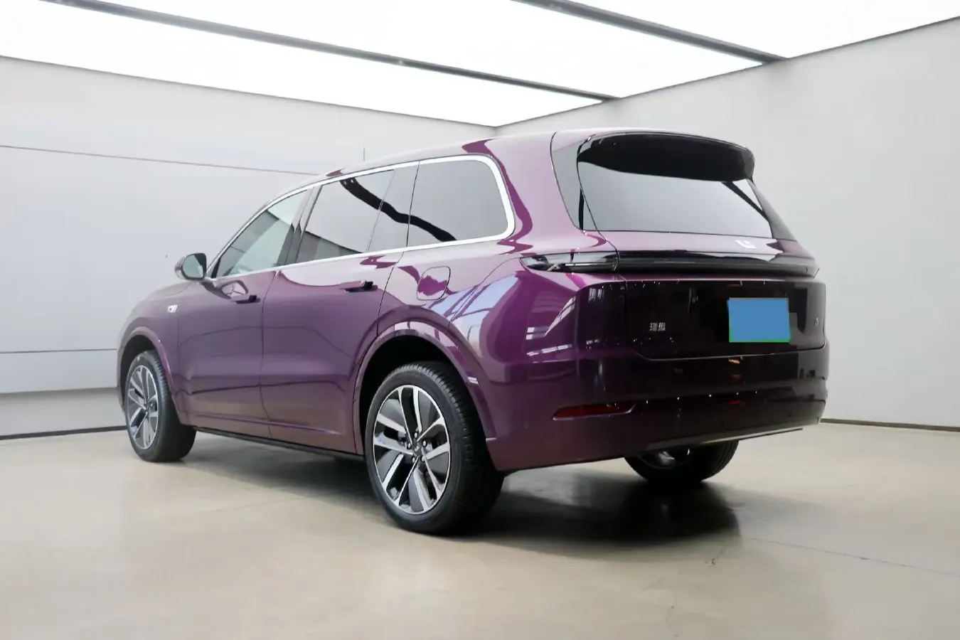 2024 Li L9 Range Extended 154HP REEV 52.3KWH,autocango,china used car exporter,china ev exporter,chinese used car exporter,chinese used ev exporter