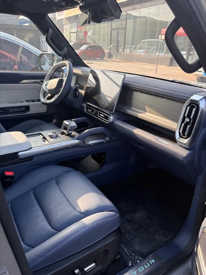 2024 Jetour ShanHai TravellerC-DM 1.5T 156HP L4 3DHT PHEV 43.24KWH,autocango,china used car exporter,china ev exporter,chinese used car exporter,chinese used ev exporter