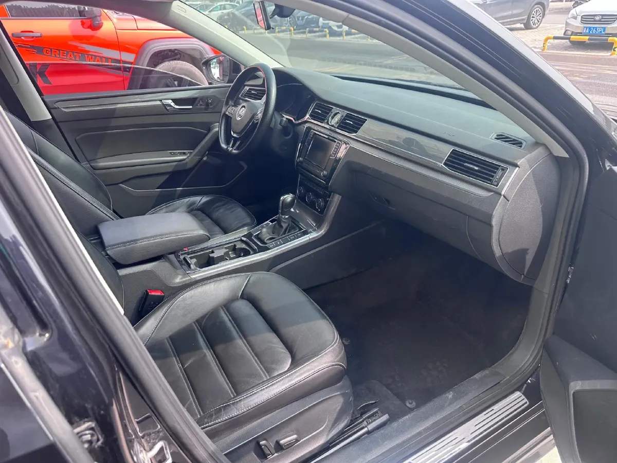 2017 Volkswagen Passat 1.8T 180HP L4 7DCT,autocango,china used car exporter,china ev exporter,chinese used car exporter,chinese used ev exporter