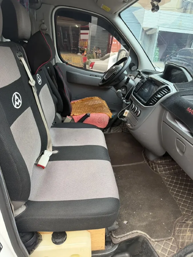 2021 MAXUS XinTu V80 2.0T 139HP L4 6MT,autocango,china used car exporter,china ev exporter,chinese used car exporter,chinese used ev exporter