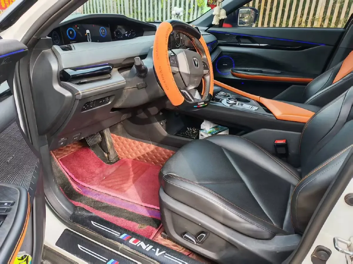 2022 ChangAn UNI-V 1.5T 188HP L4 7DCT,autocango,china used car exporter,china ev exporter,chinese used car exporter,chinese used ev exporter