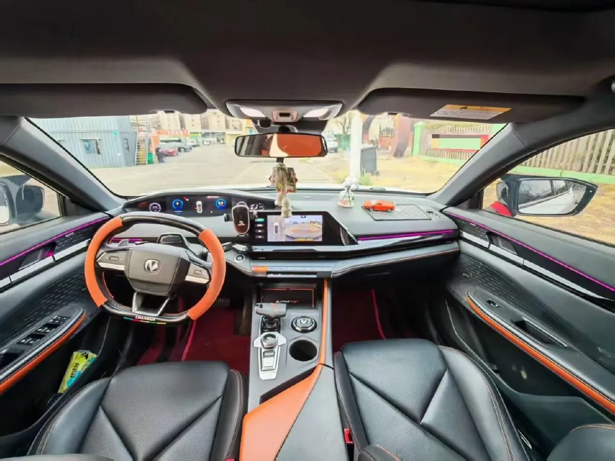 2022 ChangAn UNI-V 1.5T 188HP L4 7DCT,autocango,china used car exporter,china ev exporter,chinese used car exporter,chinese used ev exporter