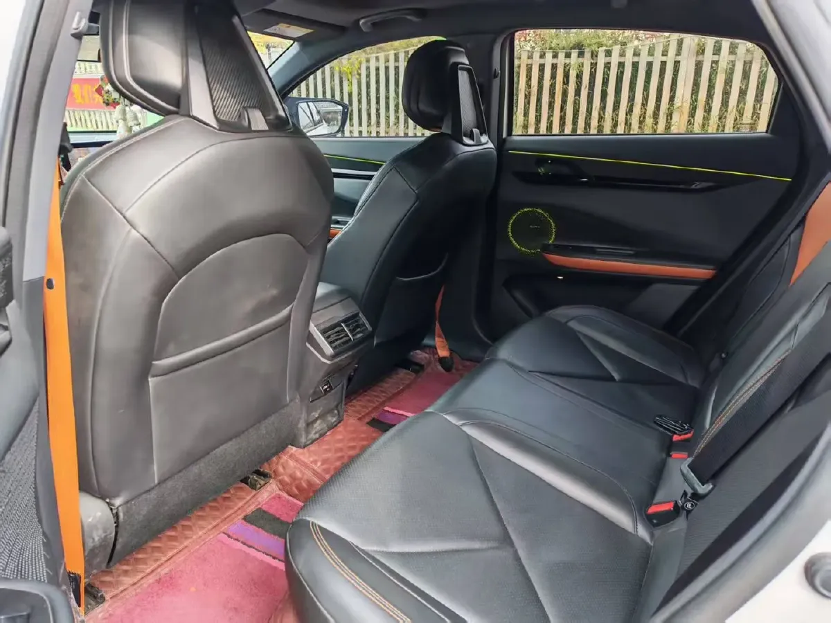 2022 ChangAn UNI-V 1.5T 188HP L4 7DCT,autocango,china used car exporter,china ev exporter,chinese used car exporter,chinese used ev exporter