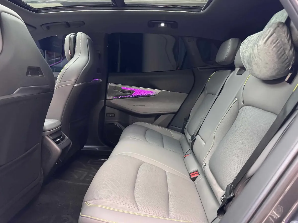 2023 LYNK&CO 08 EM-P 1.5T 163HP L4 3DHT PHEV 21.2KWH,autocango,china used car exporter,china ev exporter,chinese used car exporter,chinese used ev exporter