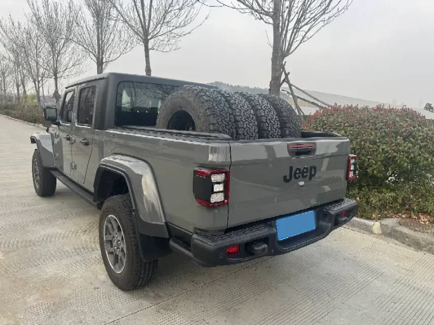2023 Jeep Gladiator 3.6L 284HP V6 8AT,autocango,china used car exporter,china ev exporter,chinese used car exporter,chinese used ev exporter