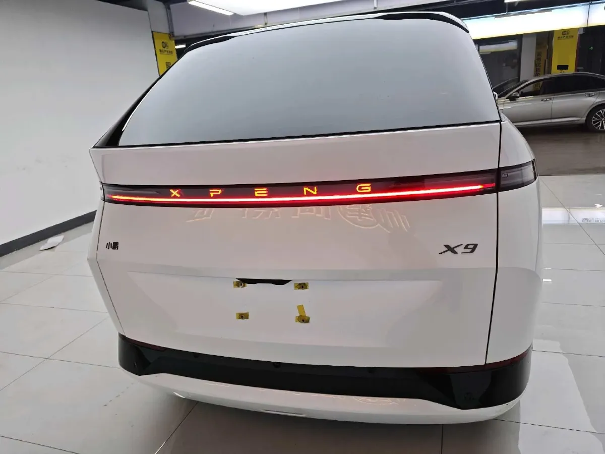 2025 Xpeng X9 BEV,autocango,china used car exporter,china ev exporter,chinese used car exporter,chinese used ev exporter