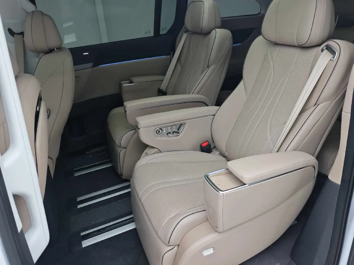 2025 Xpeng X9 BEV,autocango,china used car exporter,china ev exporter,chinese used car exporter,chinese used ev exporter