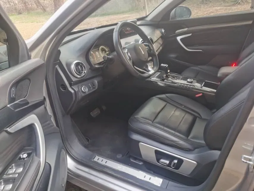 2017 WEY VV7 2.0T 234HP L4 7DCT,autocango,china used car exporter,china ev exporter,chinese used car exporter,chinese used ev exporter