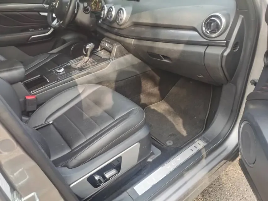 2017 WEY VV7 2.0T 234HP L4 7DCT,autocango,china used car exporter,china ev exporter,chinese used car exporter,chinese used ev exporter