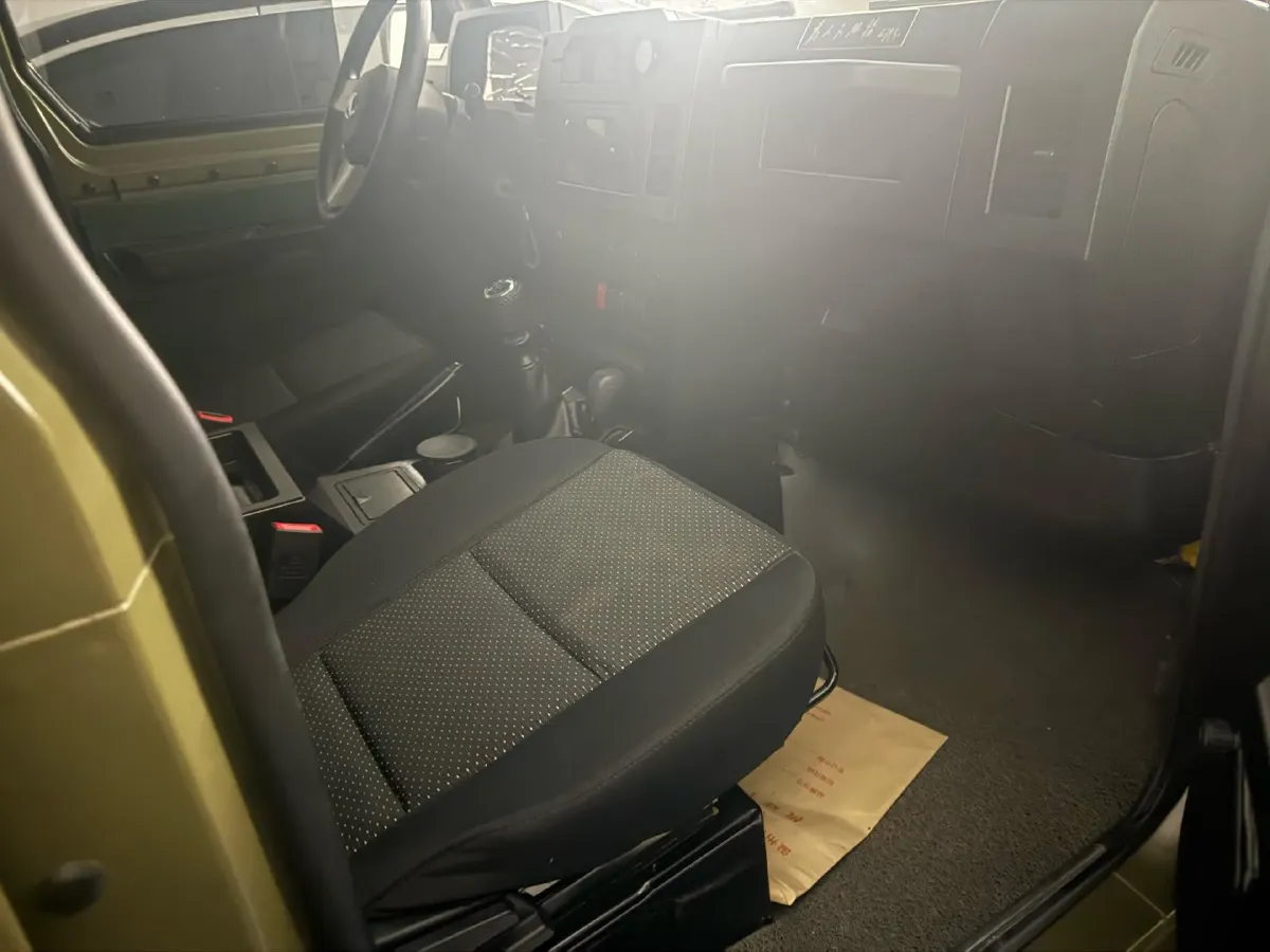 2020 BAW 212 2.4T 211HP L4 6MT,autocango,china used car exporter,china ev exporter,chinese used car exporter,chinese used ev exporter