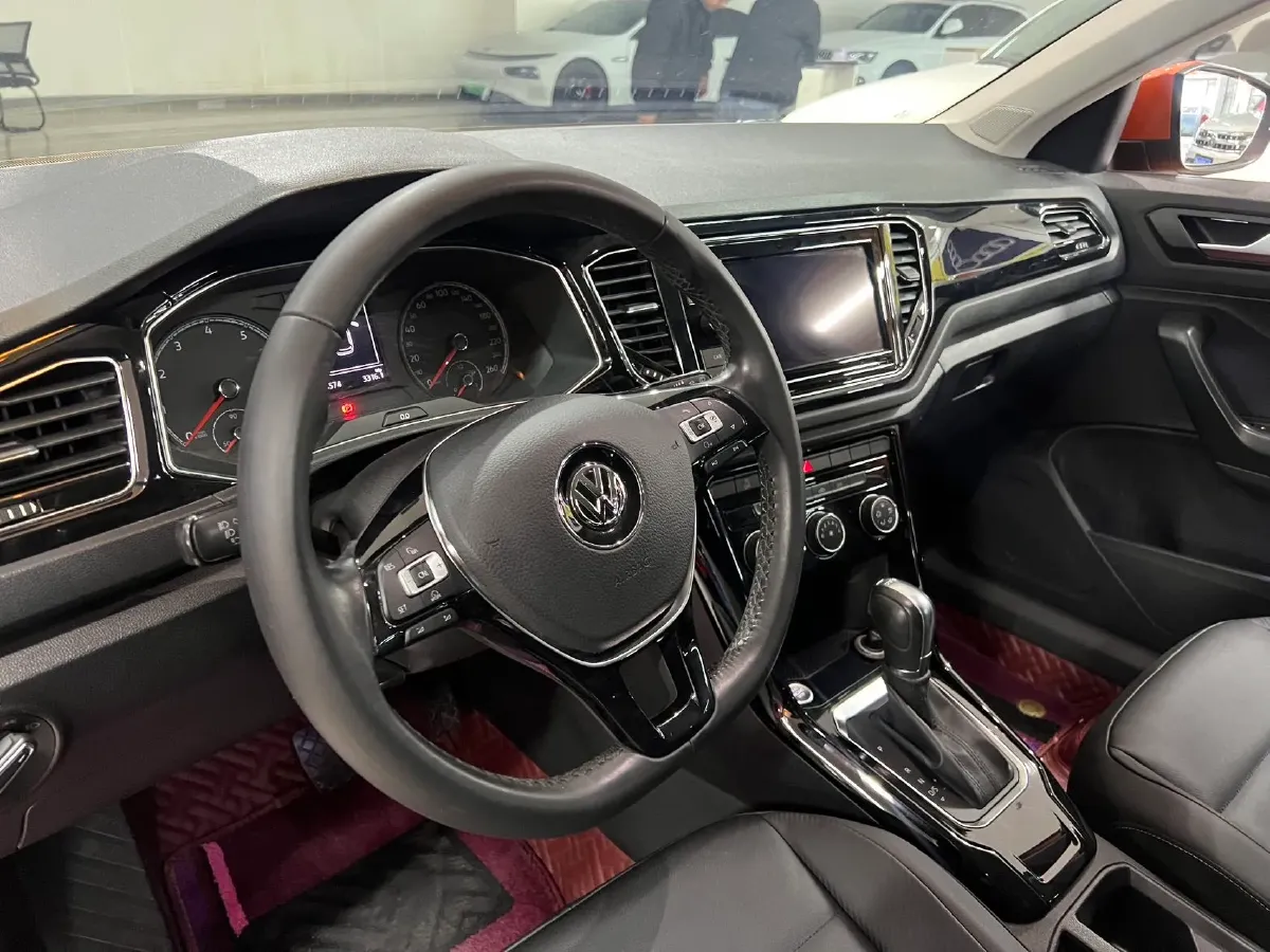2019 Volkswagen T-Roc 1.4T 150HP L4 7DCT,autocango,china used car exporter,china ev exporter,chinese used car exporter,chinese used ev exporter