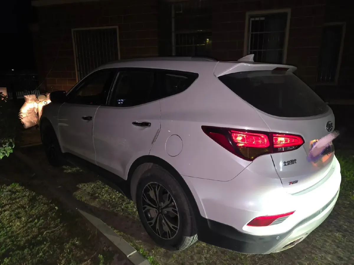 2017 Hyundai Santafe 2.0T 245HP L4 6AT,autocango,china used car exporter,china ev exporter,chinese used car exporter,chinese used ev exporter