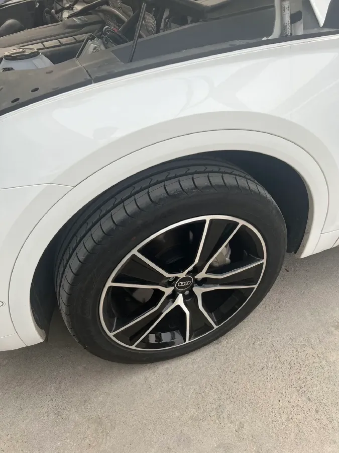 2021 Audi Q5L 2.0T 252HP L4 7DCT,autocango,china used car exporter,china ev exporter,chinese used car exporter,chinese used ev exporter