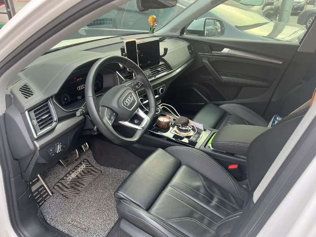 2021 Audi Q5L 2.0T 252HP L4 7DCT,autocango,china used car exporter,china ev exporter,chinese used car exporter,chinese used ev exporter