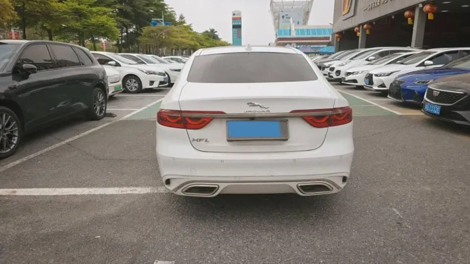 2021 Jaguar XFL 2.0T 200HP L4 8AT,autocango,china used car exporter,china ev exporter,chinese used car exporter,chinese used ev exporter