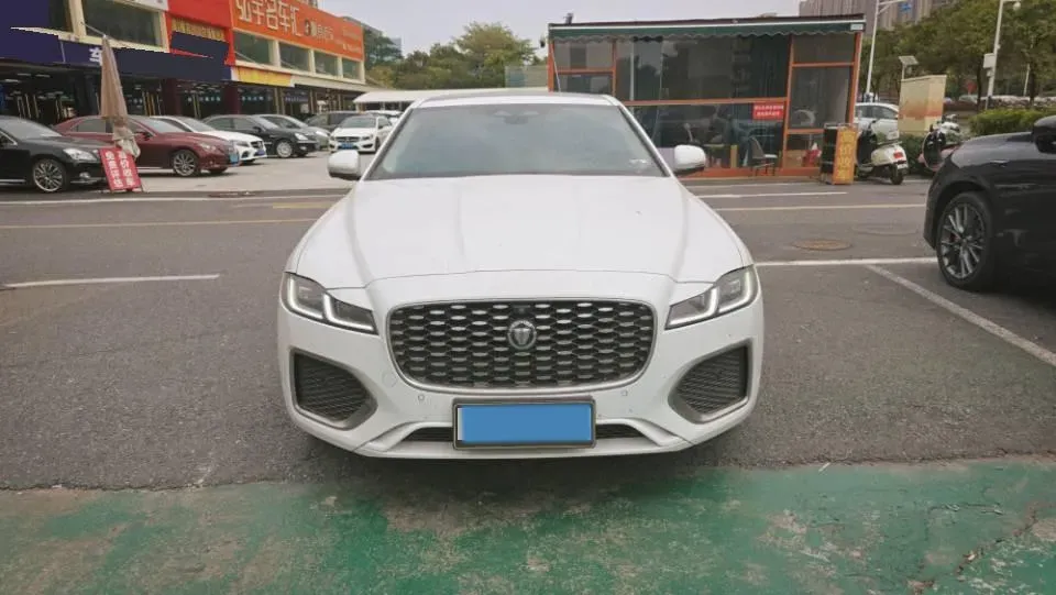 2021 Jaguar XFL 2.0T 200HP L4 8AT,autocango,china used car exporter,china ev exporter,chinese used car exporter,chinese used ev exporter