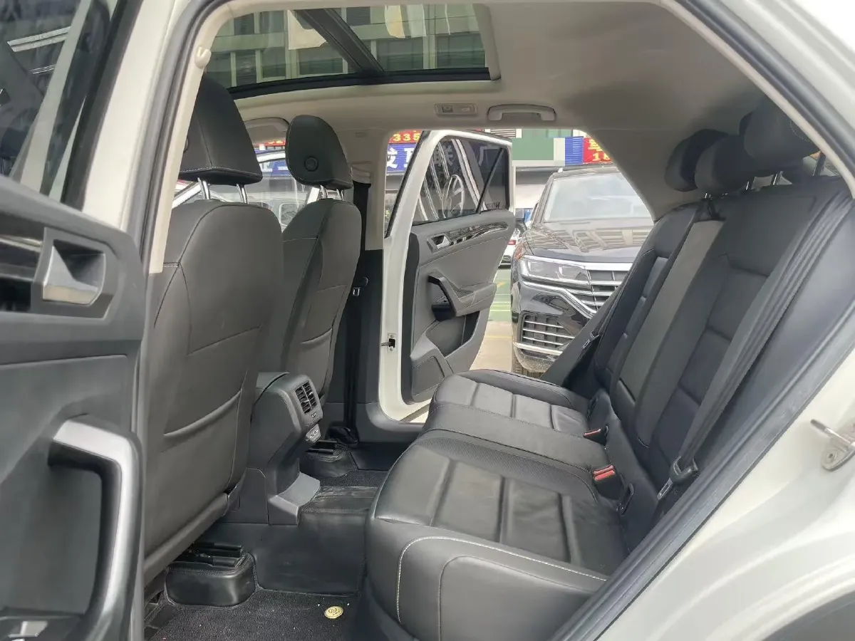 2021 Volkswagen T-Roc 1.4T 150HP L4 7DCT,autocango,china used car exporter,china ev exporter,chinese used car exporter,chinese used ev exporter