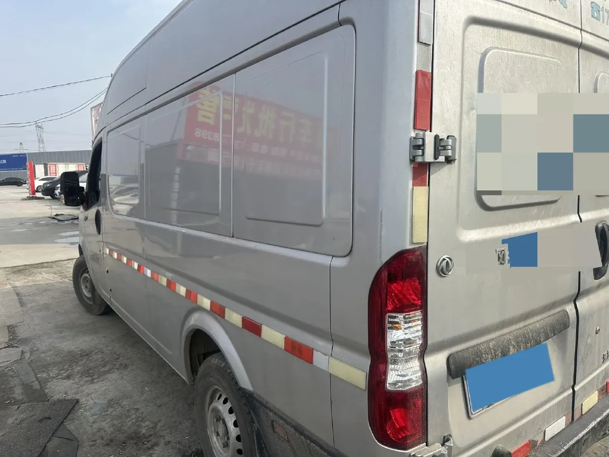 2023 Ford Transit 2.0T 220HP L4 5MT,autocango,china used car exporter,china ev exporter,chinese used car exporter,chinese used ev exporter
