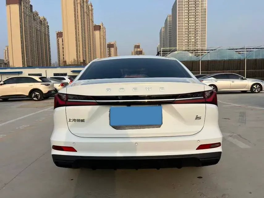 2023 Roewe i5 1.5L 129HP L4 5MT,autocango,china used car exporter,china ev exporter,chinese used car exporter,chinese used ev exporter
