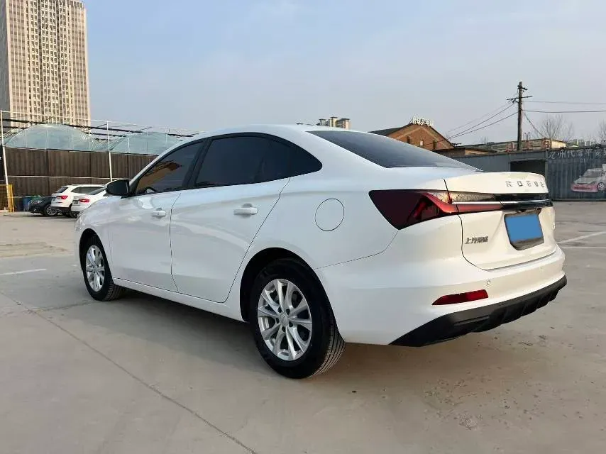 2023 Roewe i5 1.5L 129HP L4 5MT,autocango,china used car exporter,china ev exporter,chinese used car exporter,chinese used ev exporter