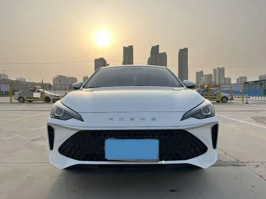 2023 Roewe i5 1.5L 129HP L4 5MT,autocango,china used car exporter,china ev exporter,chinese used car exporter,chinese used ev exporter