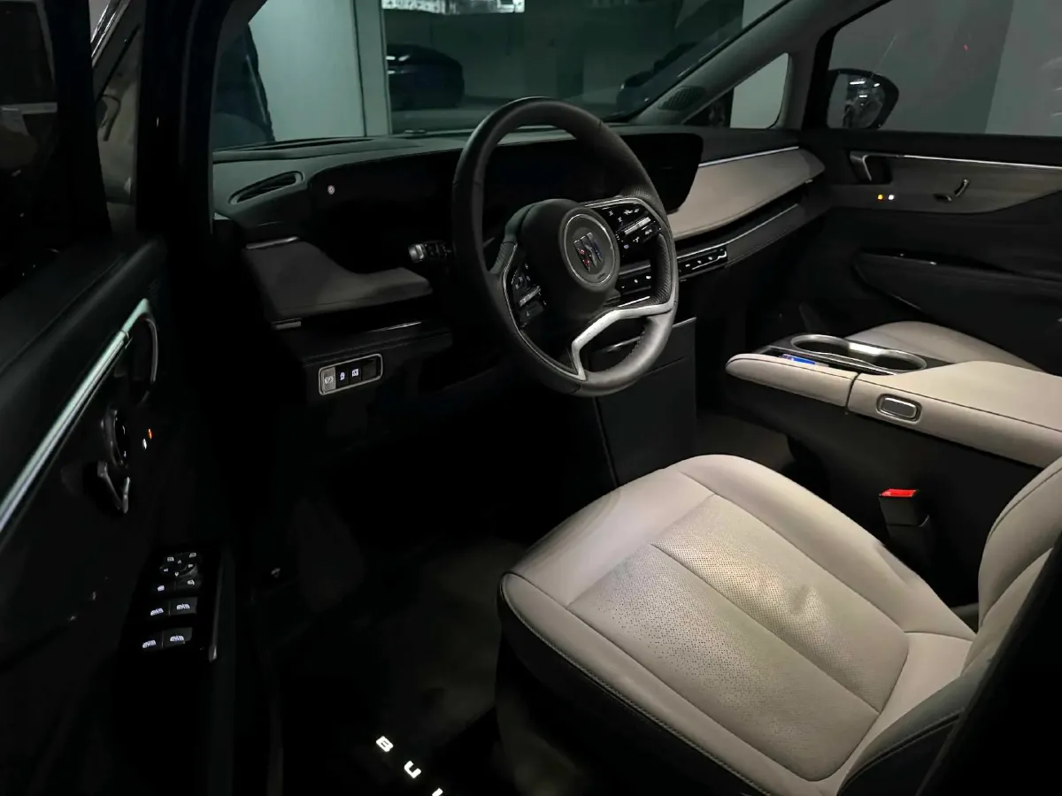 2025 Buick GL8 2.0T 237HP L4 9AT,autocango,china used car exporter,china ev exporter,chinese used car exporter,chinese used ev exporter