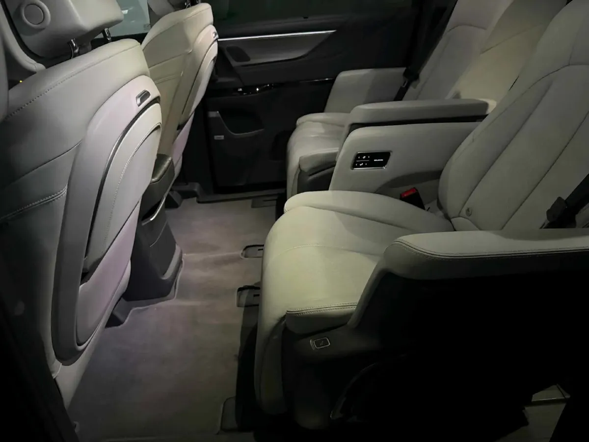 2025 Buick GL8 2.0T 237HP L4 9AT,autocango,china used car exporter,china ev exporter,chinese used car exporter,chinese used ev exporter