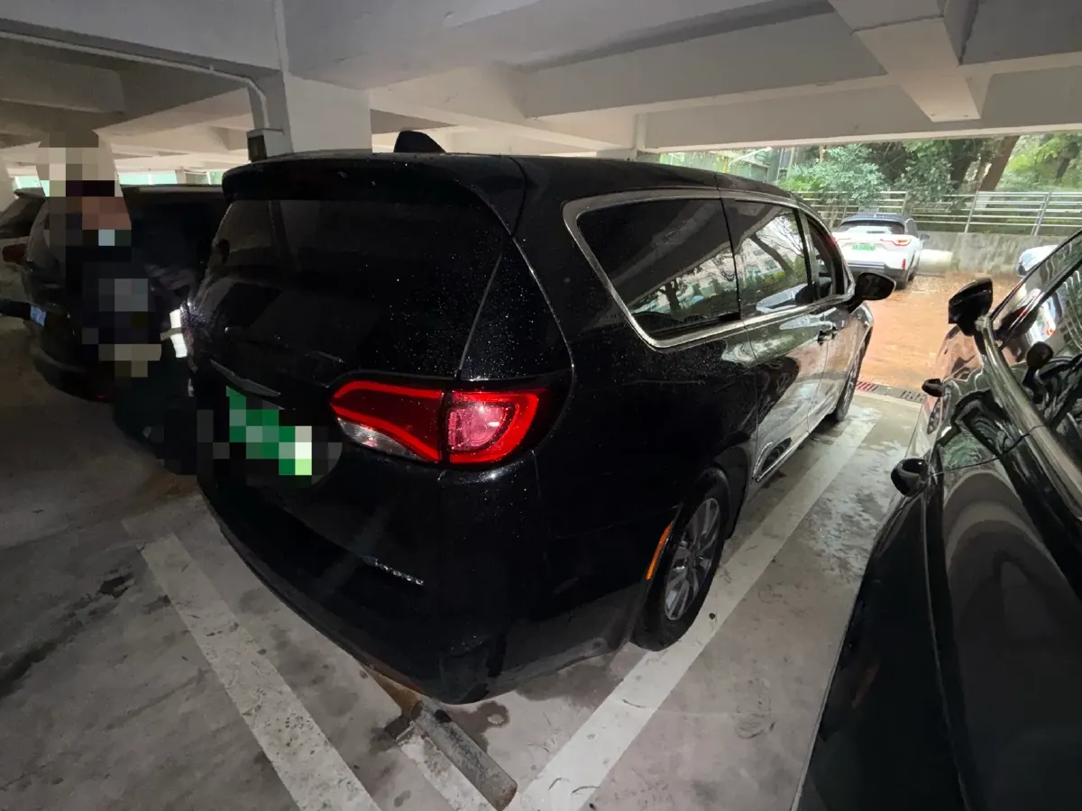 2018 Chrysler Pacifica 3.6L 245HP V6 E-CVT PHEV 16KWH,autocango,china used car exporter,china ev exporter,chinese used car exporter,chinese used ev exporter