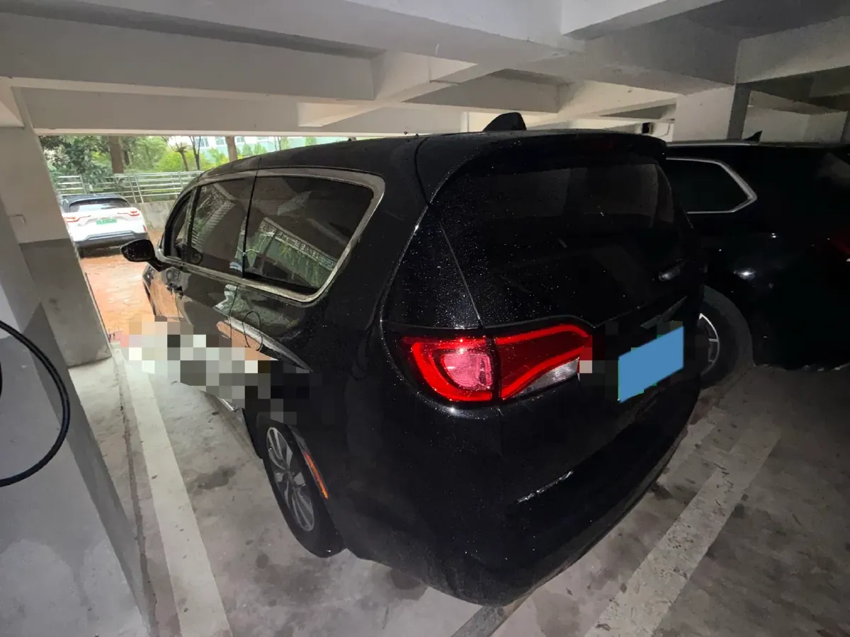 2018 Chrysler Pacifica 3.6L 245HP V6 E-CVT PHEV 16KWH,autocango,china used car exporter,china ev exporter,chinese used car exporter,chinese used ev exporter