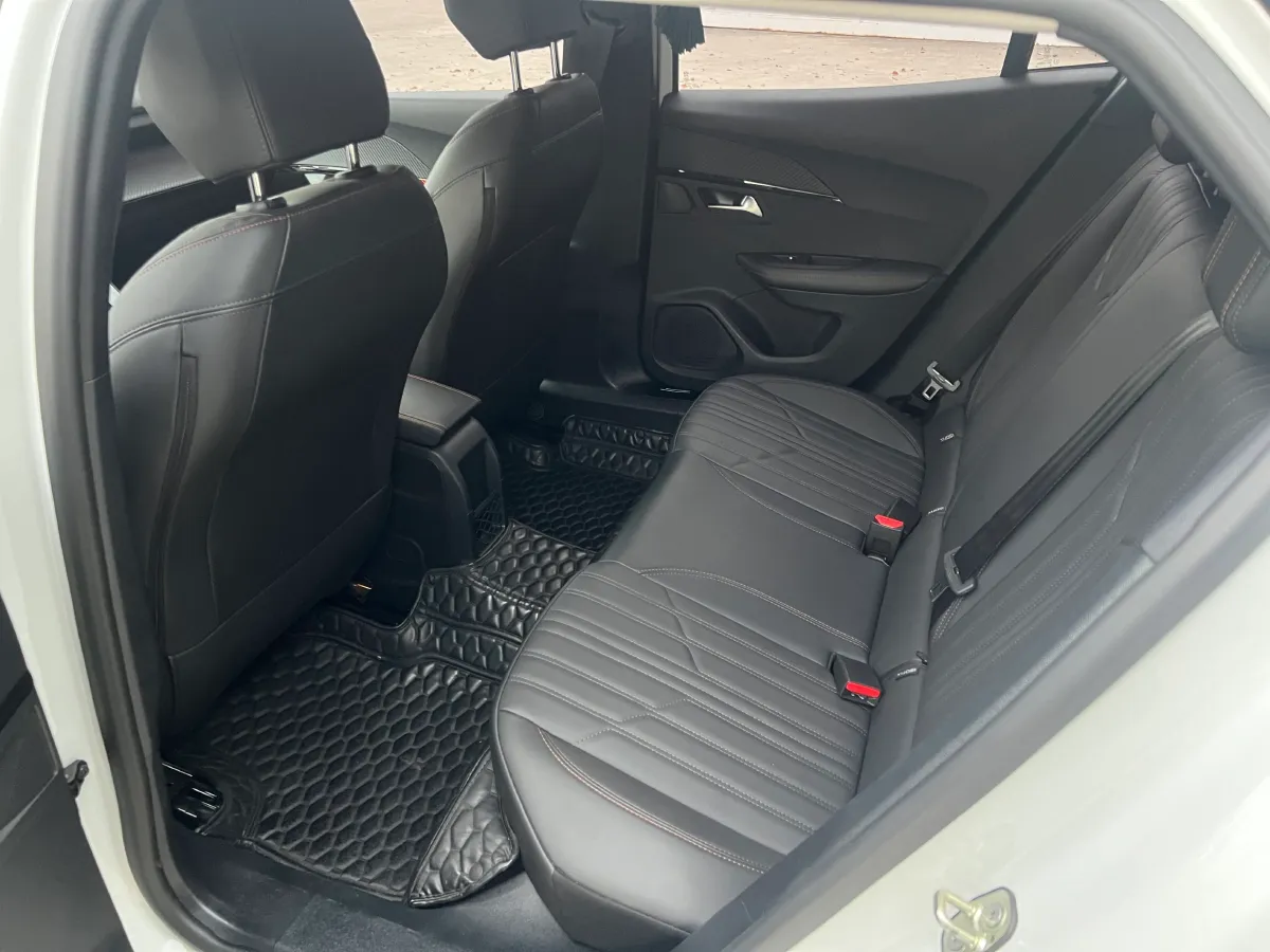 2022 Peugeot 2008 1.2T 136HP L3 6DCT,autocango,china used car exporter,china ev exporter,chinese used car exporter,chinese used ev exporter